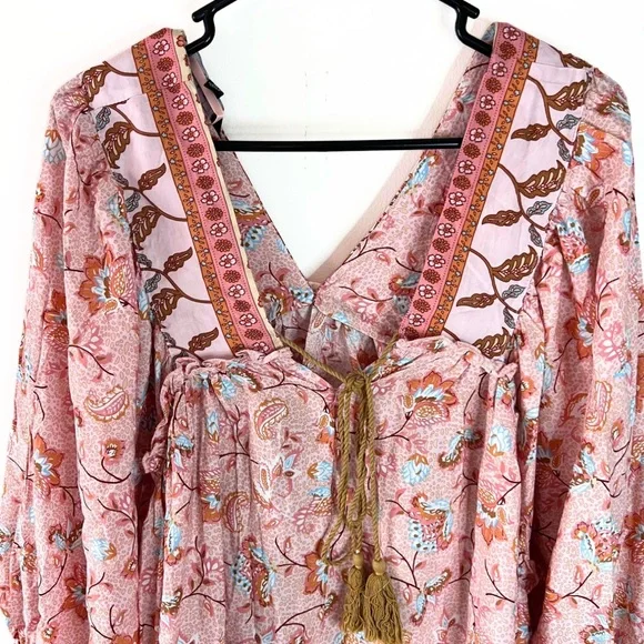 Coral Pullover V Neck Peasant Top; 3/4 sleeve Size: 1XL - Picture 5 of 10